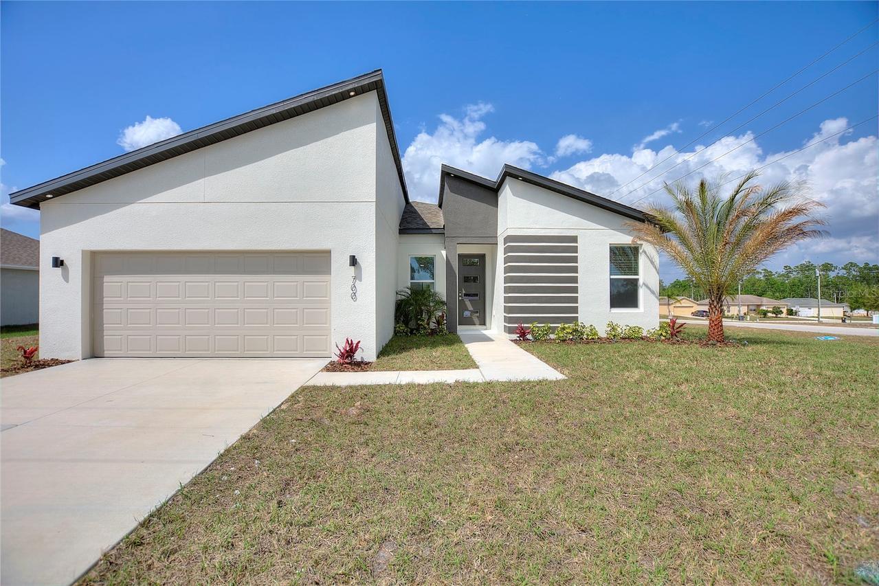 700 Desmoines Dr., Kissimmee, FL 34759