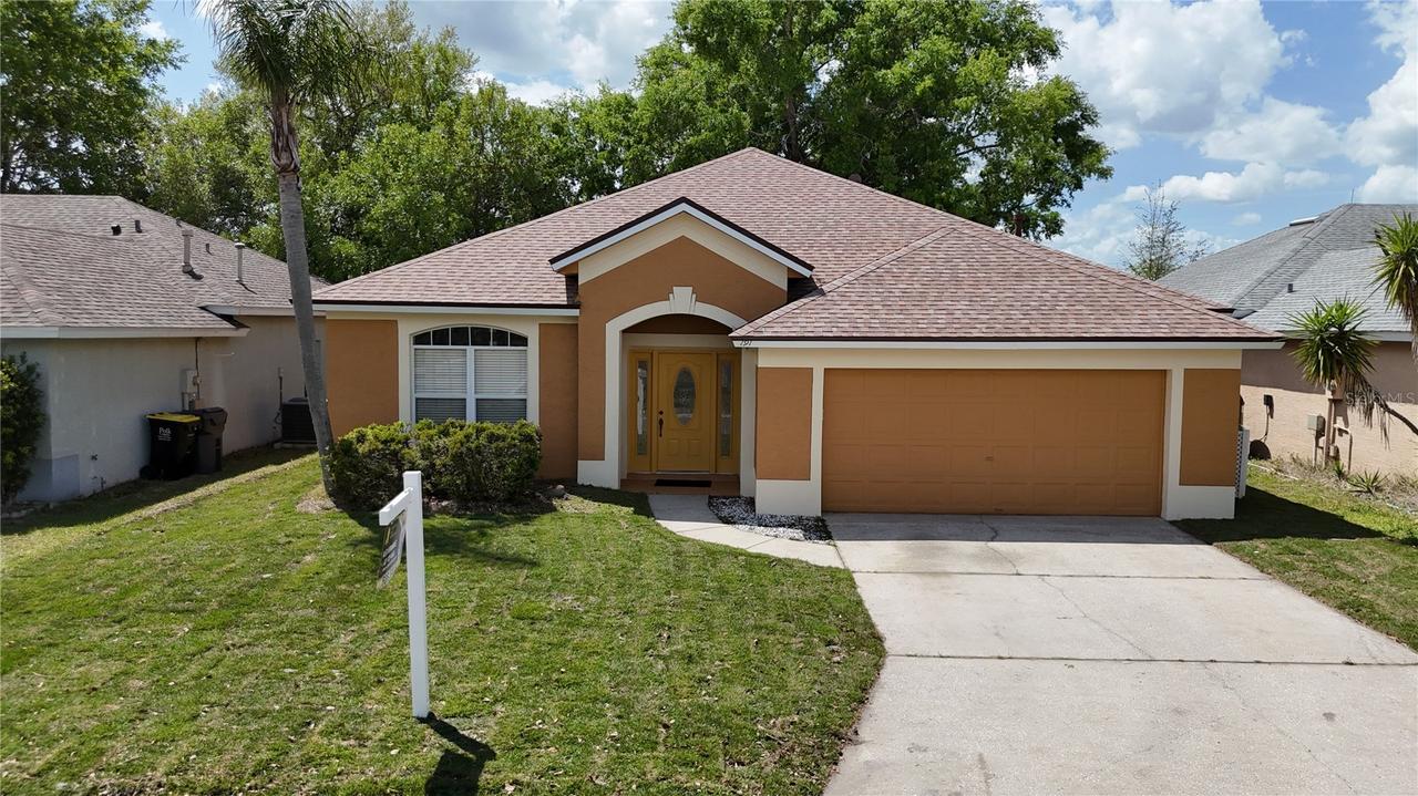 191 Therese St., Davenport, FL 33897