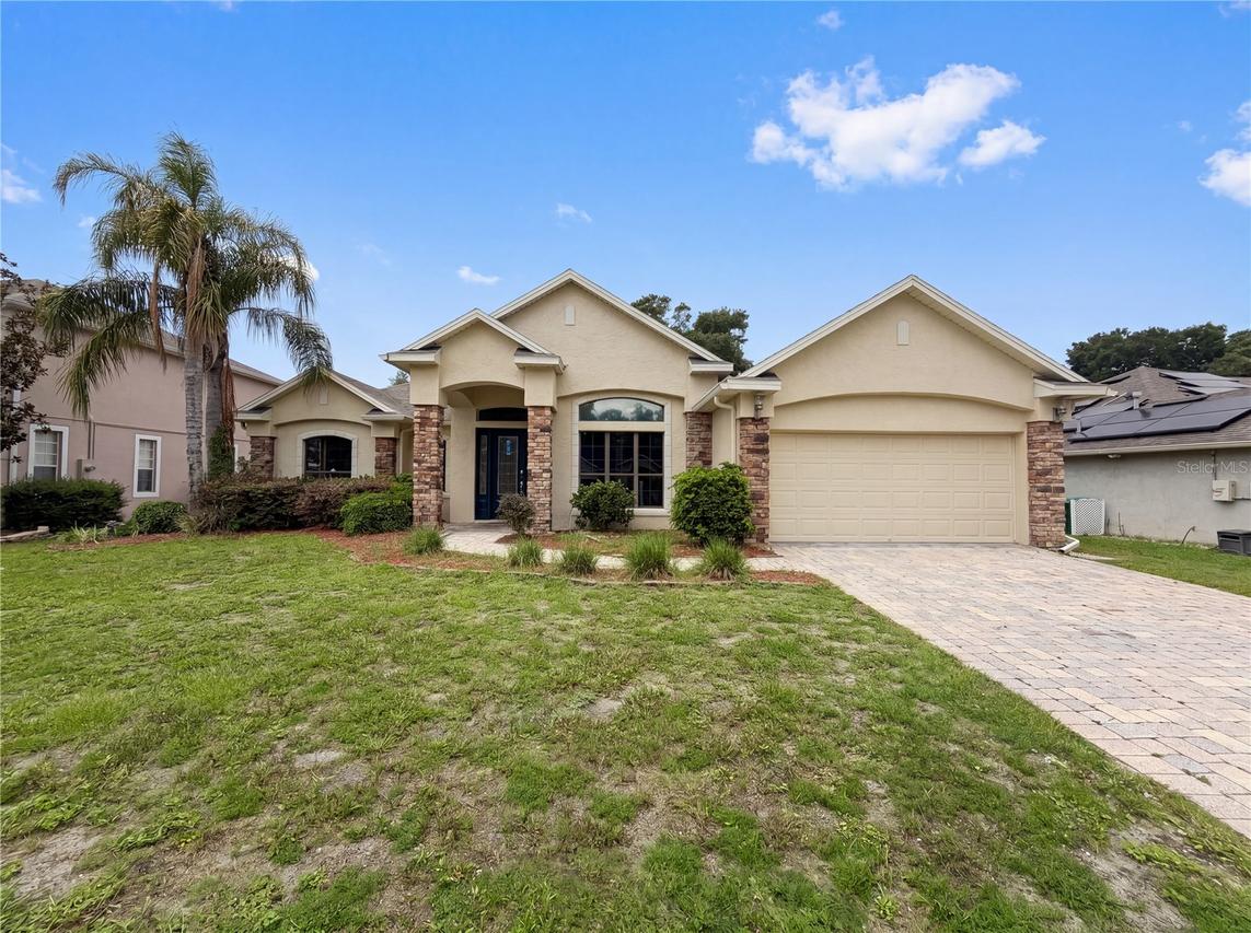 216 Blue Crystal Dr., Deland, FL 32720