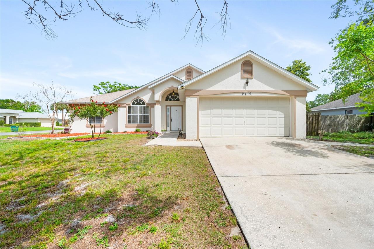 2419 Maywood St., Eustis, FL 32726