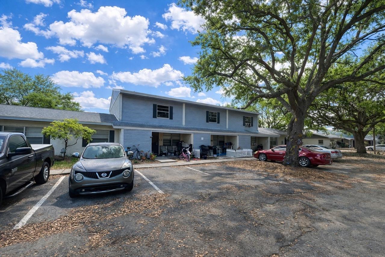 1000 E Caroline St., Tavares, FL 32778