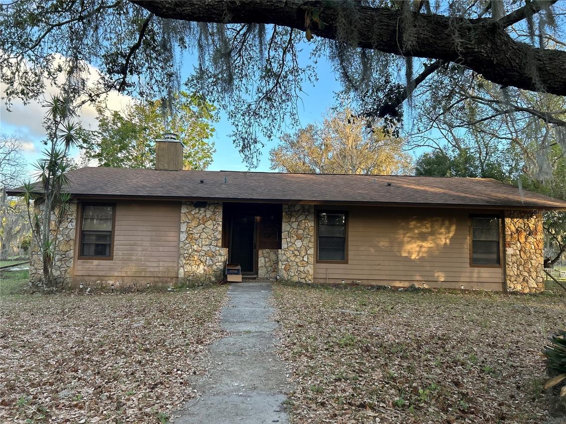 1351 Biwood Dr., Geneva, FL 32732