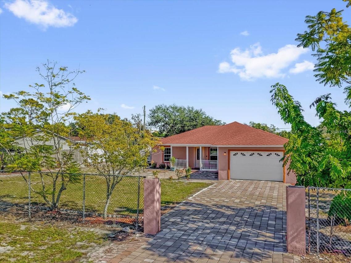 910 W Rich Dr., Mount Dora, FL 32757