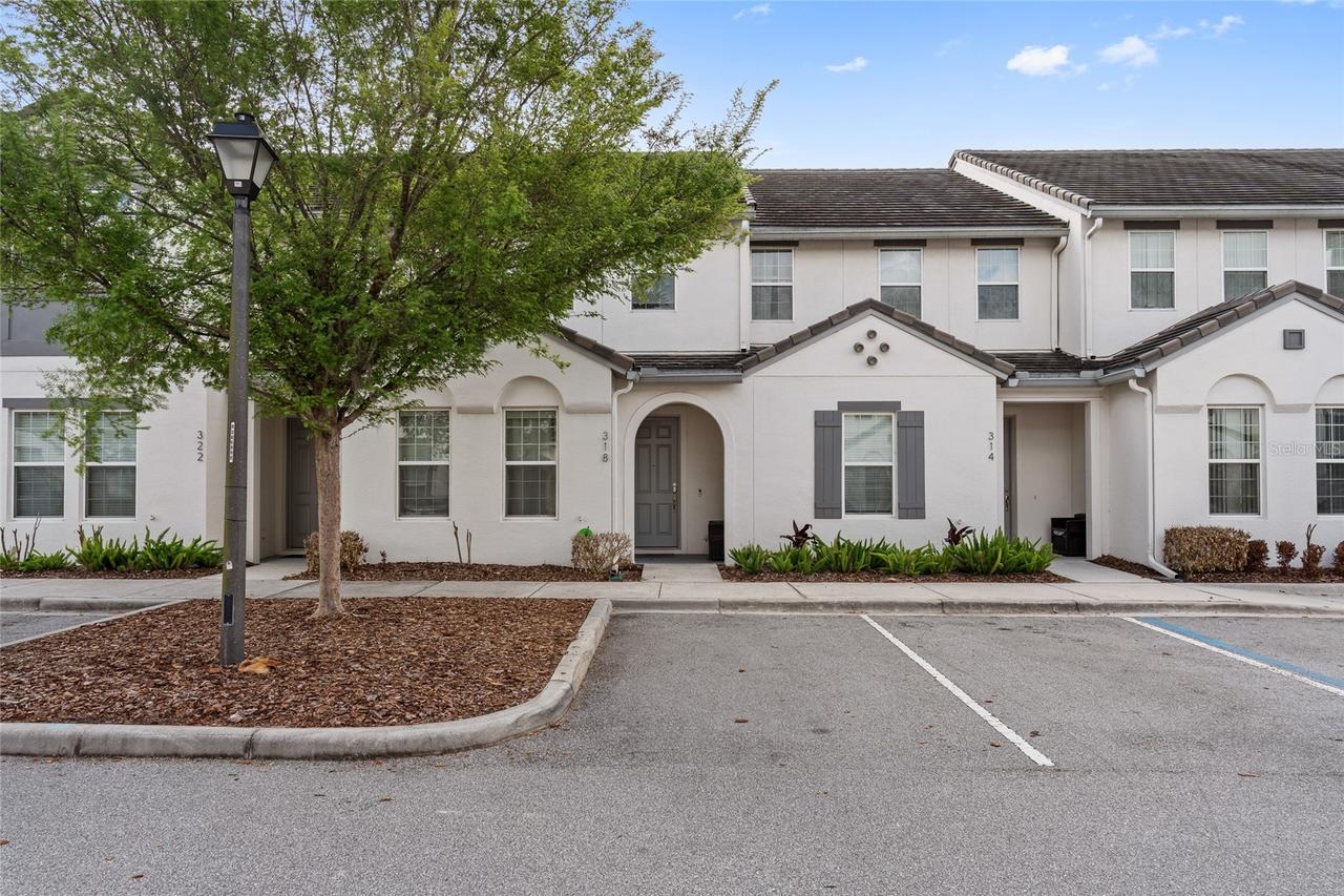 318 Captiva Dr., Davenport, FL 33896