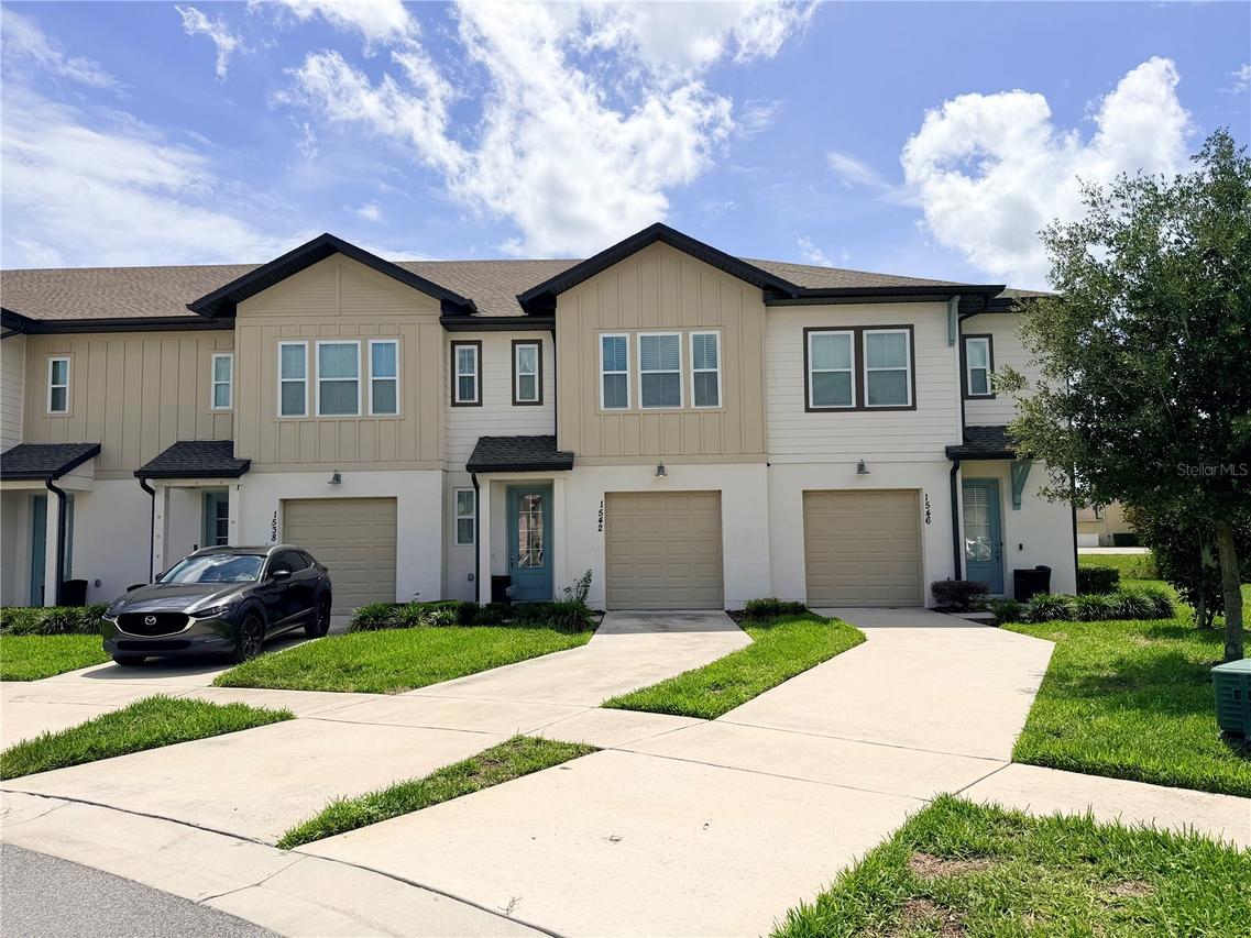 1542 Discovery St., Davenport, FL 33896