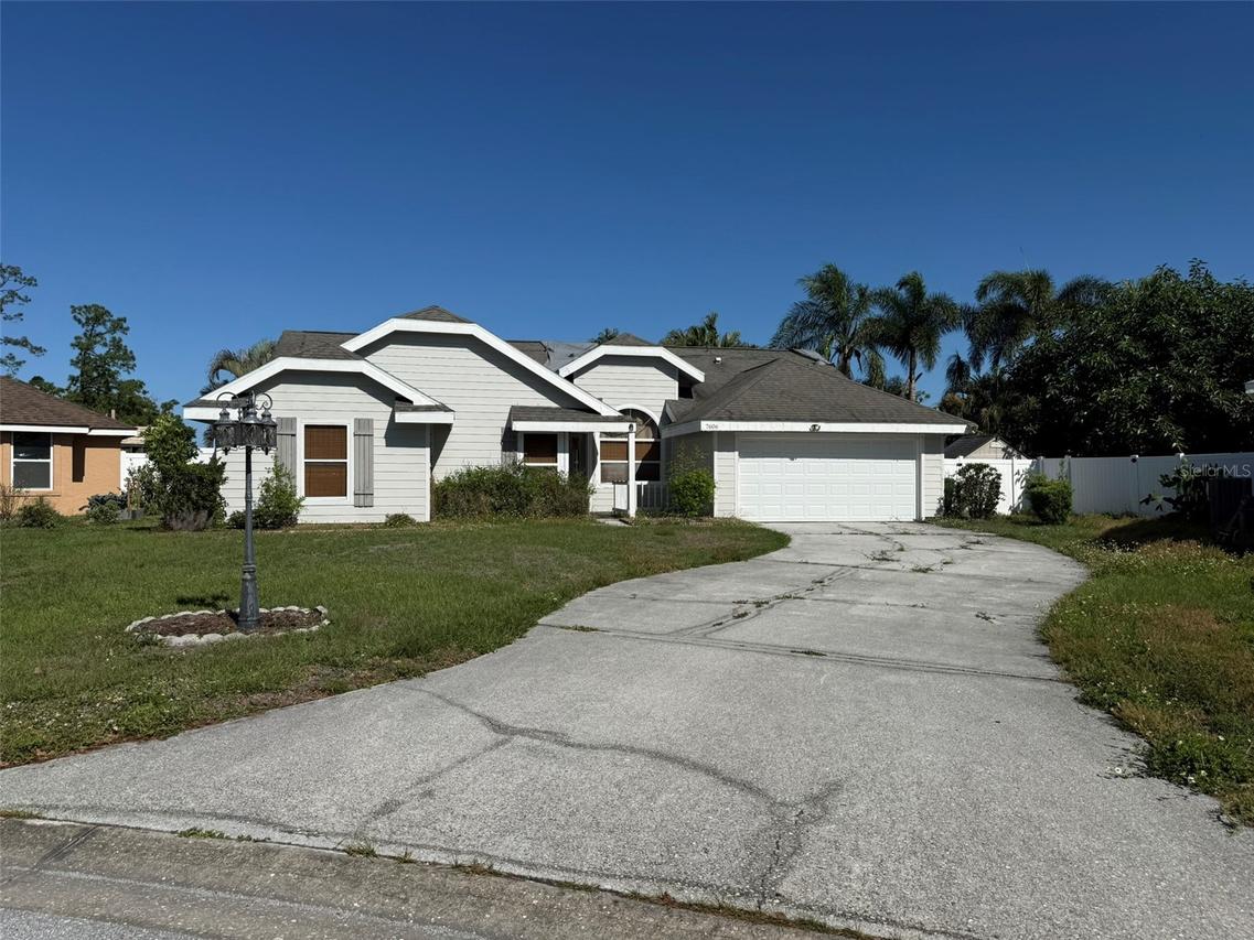7606 37th Street Cir., Sarasota, FL 34243