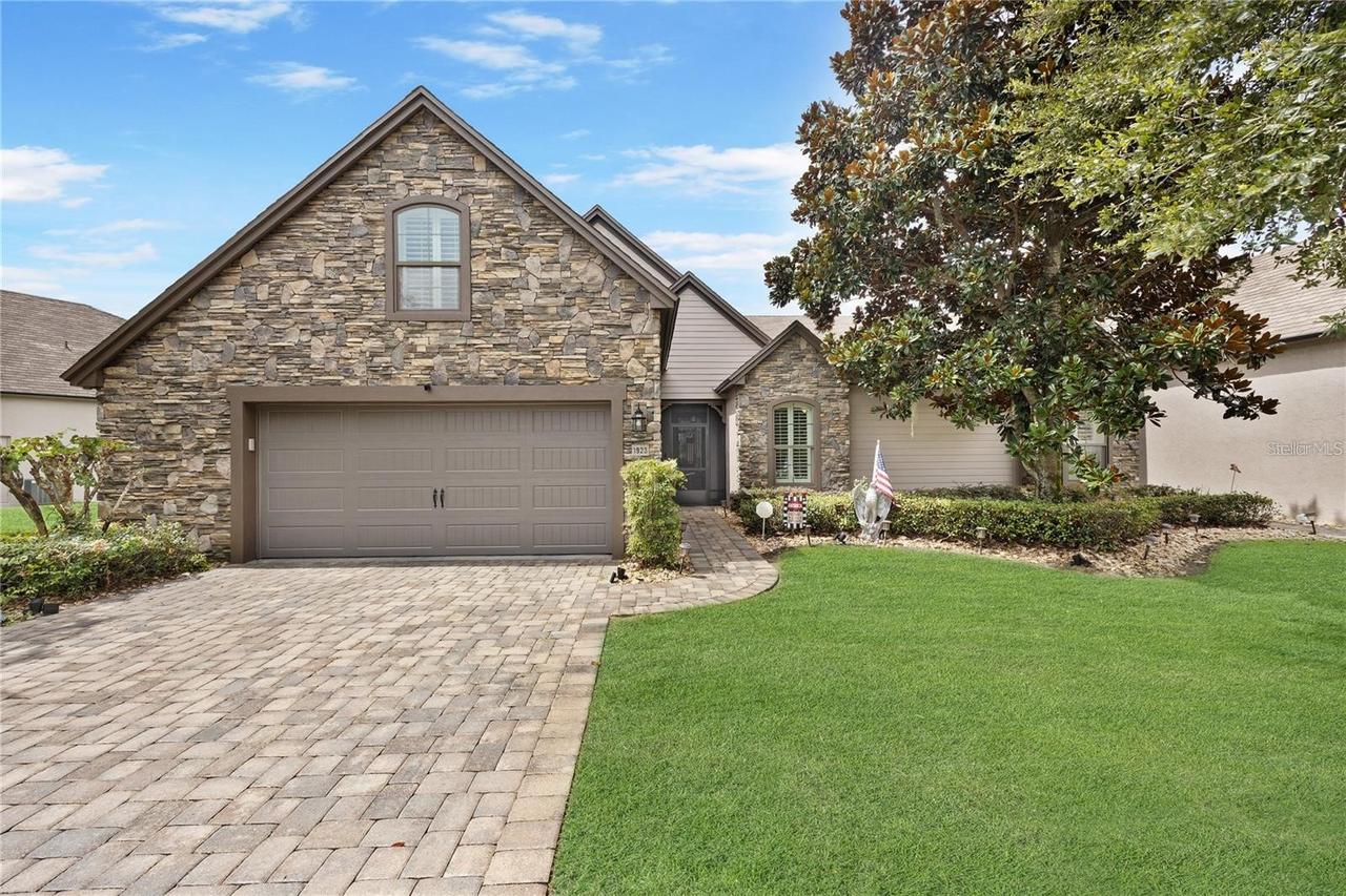 1923 Banning Beach Rd., Tavares, FL 32778