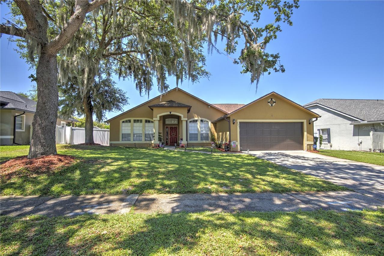 684 Yorkshire Dr., Oviedo, FL 32765