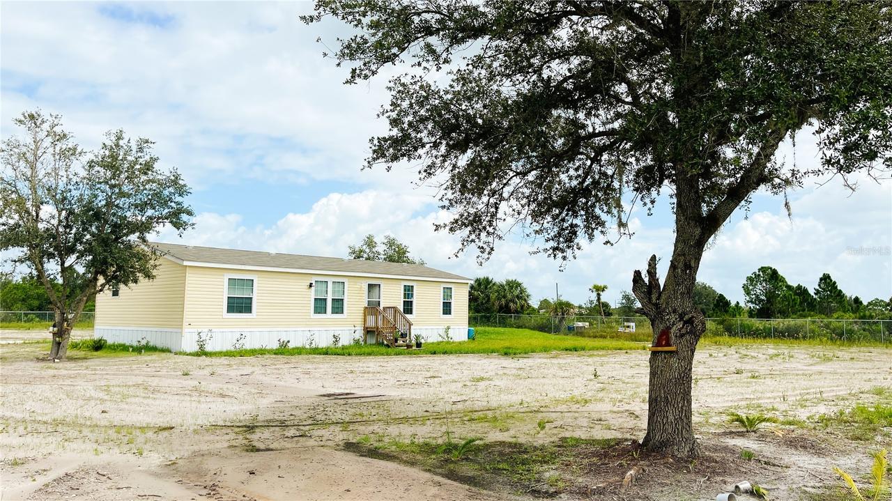 16161 NW 276th St., Okeechobee, FL 34972
