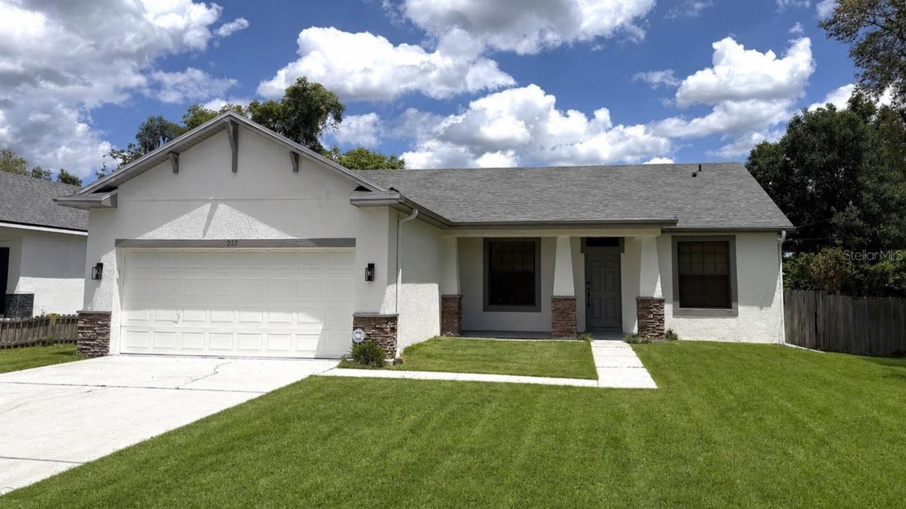 227 N Julia Ave., Deland, FL 32720