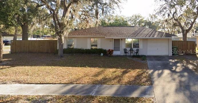 312 Deborah Ave., Leesburg, FL 34748