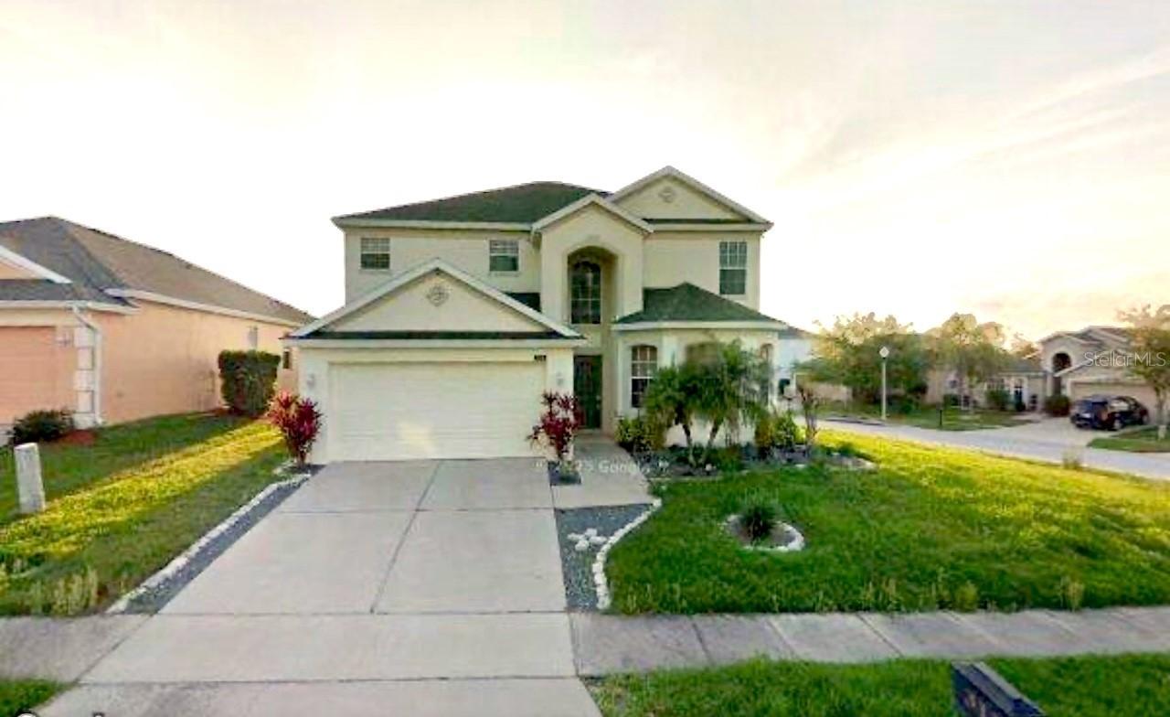 313 Higher Combe Dr., Davenport, FL 33897