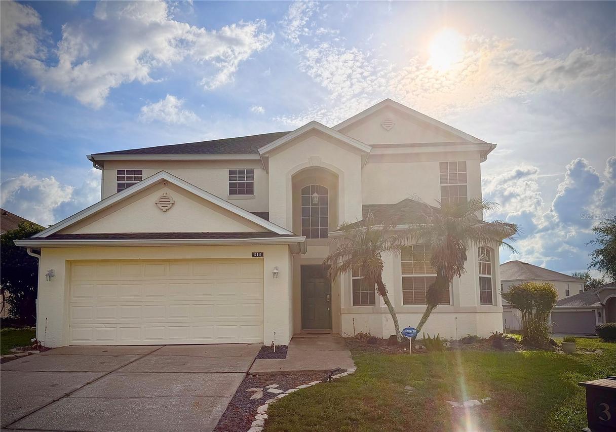 313 Higher Combe Dr., Davenport, FL 33897