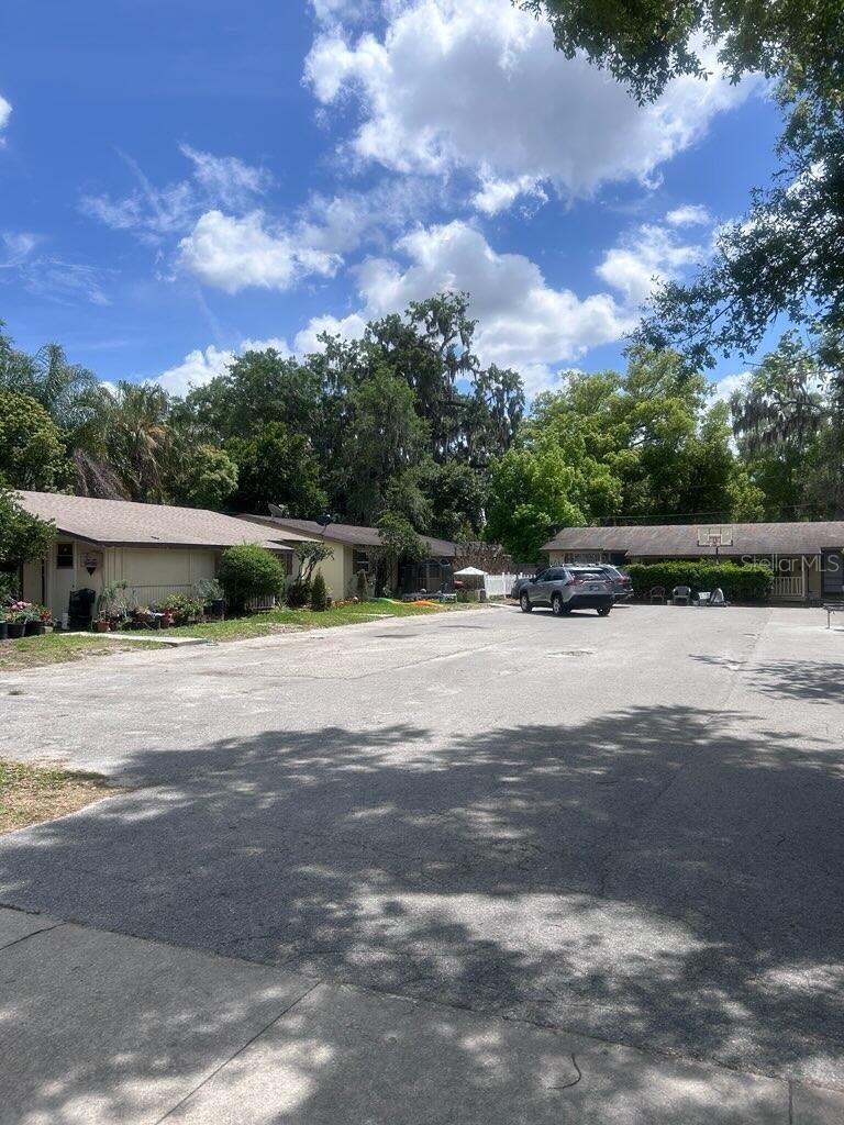 280 E 1st St., Apopka, FL 32703