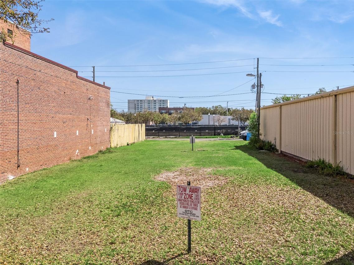 215 Magnolia Ave., Sanford, FL 32771