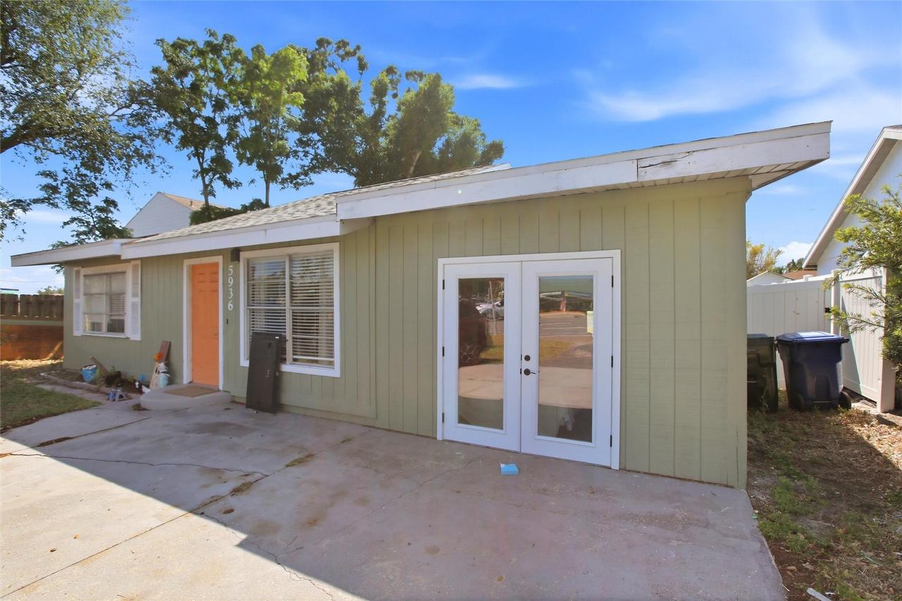 5936 Albert Pl., Sarasota, FL 34231