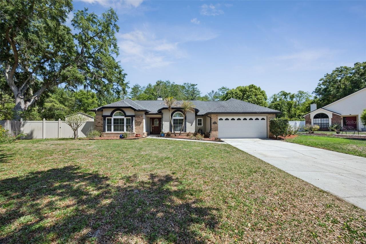 2113 Martingale Pl., Oviedo, FL 32765