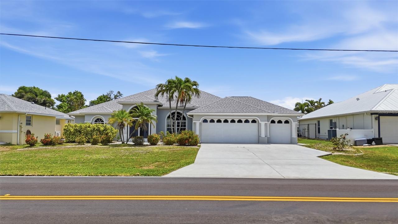 885 Rotonda Cir., Rotonda West, FL 33947