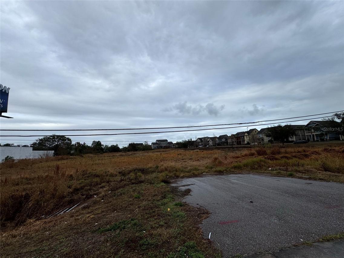 11065 E Colonial Dr., Orlando, FL 32817