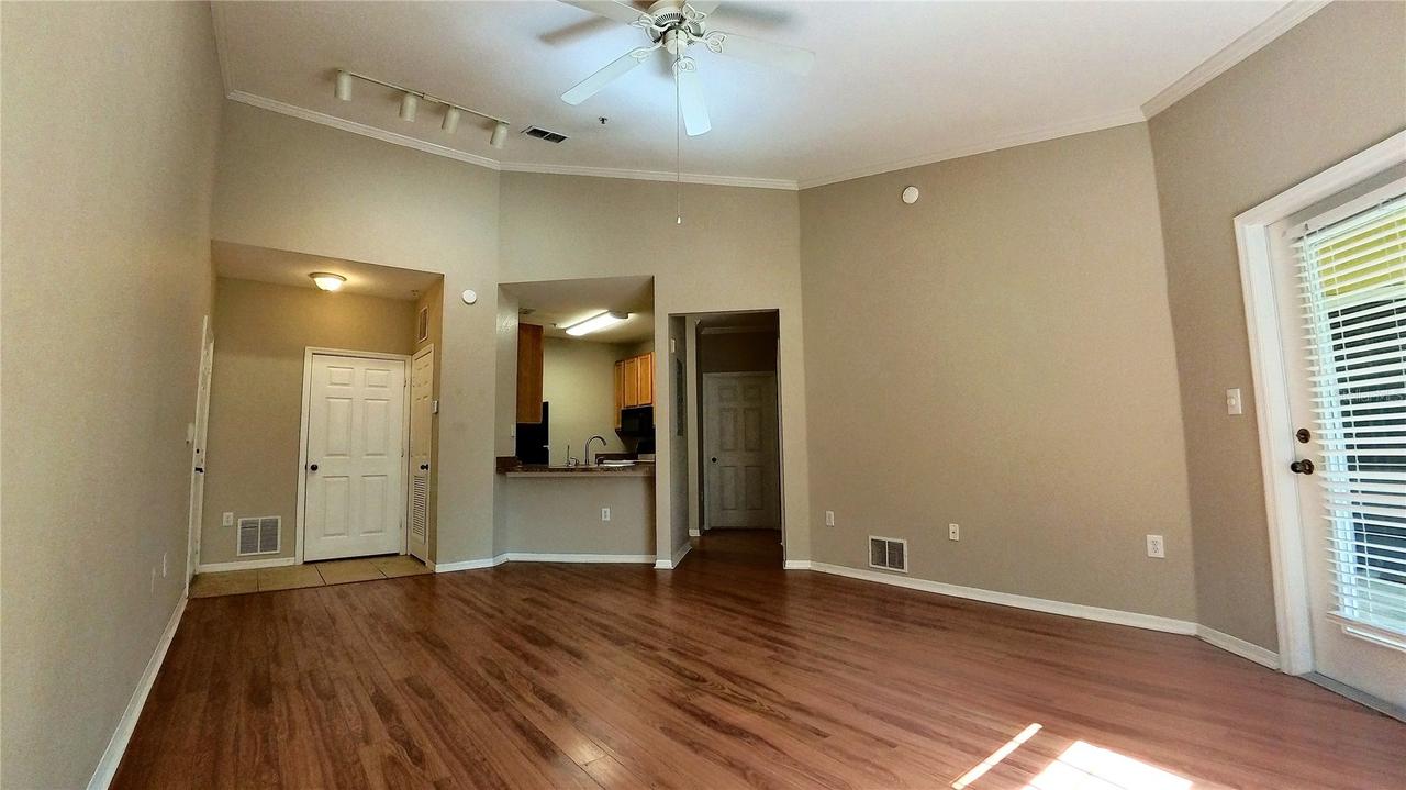 10017 Courtney Palms Blvd. #304, Tampa, FL 33619