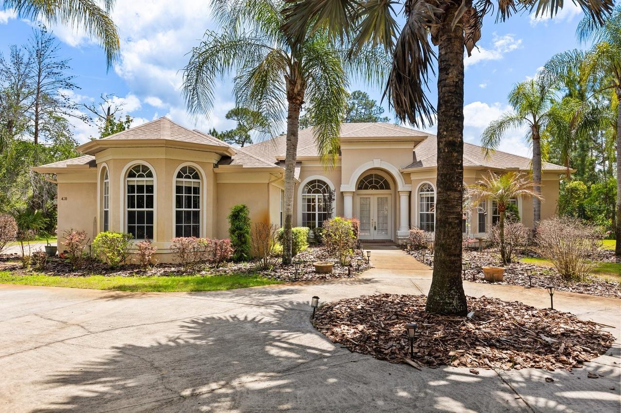 420 Valley Stream Dr., Geneva, FL 32732