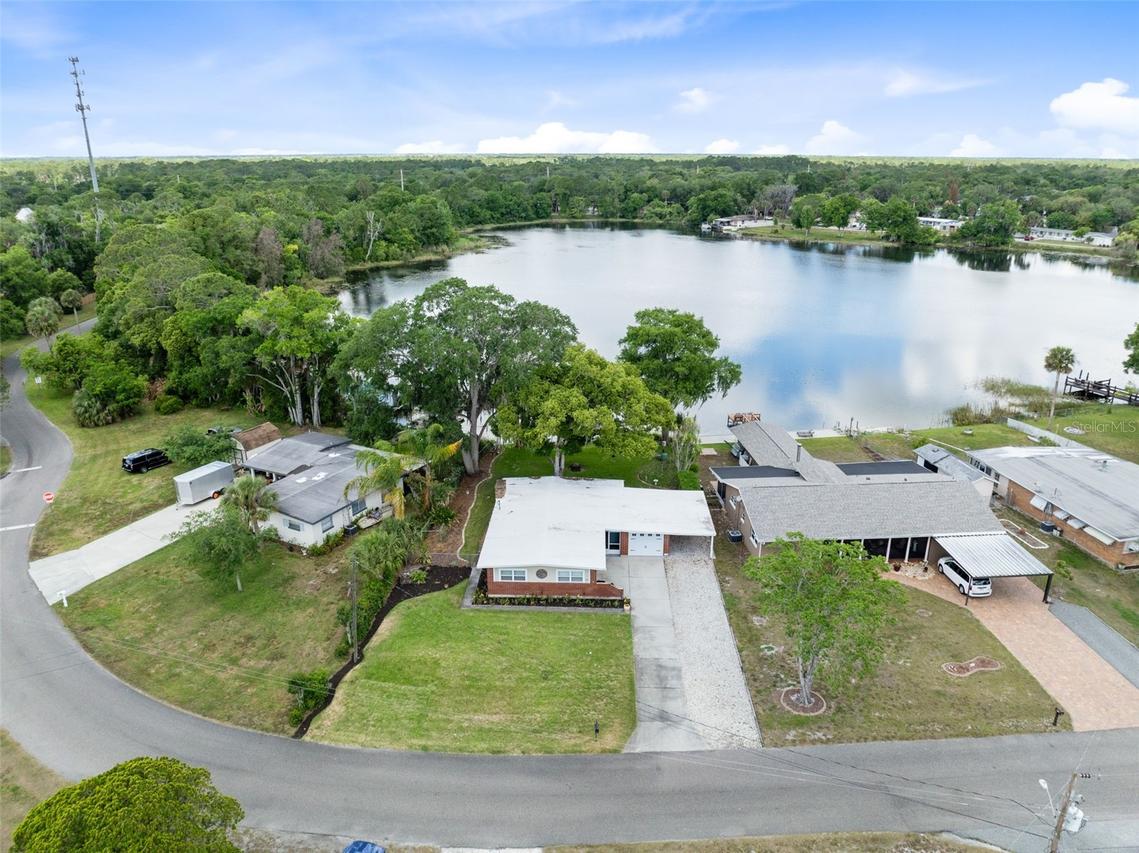 620 Lake Dr., Oviedo, FL 32766