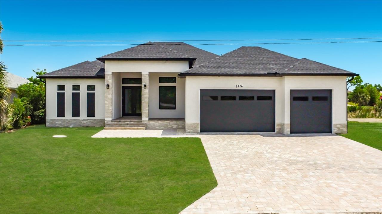 9524 Singer Cir., Port Charlotte, FL 33981
