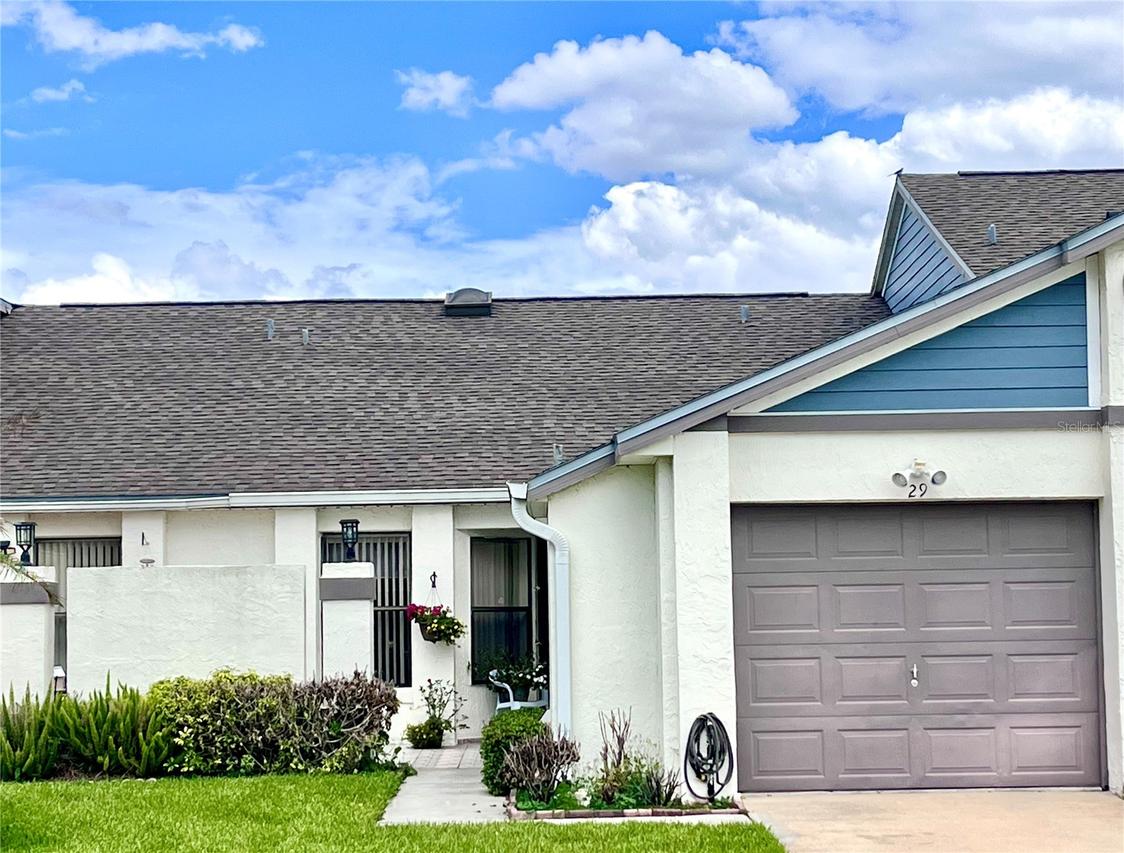 29 Lakepointe Cir., Kissimmee, FL 34743