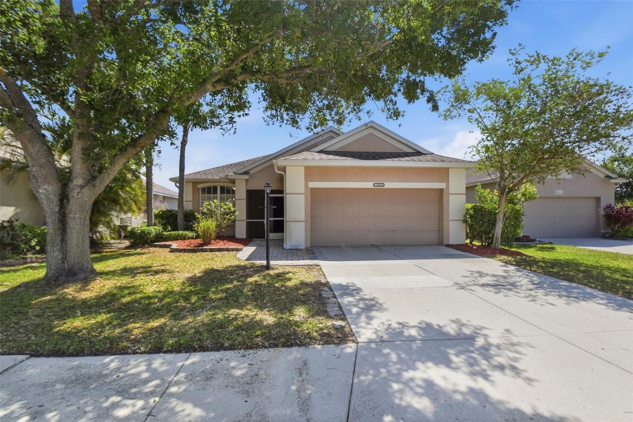 823 Springwood Cir., Bradenton, FL 34212