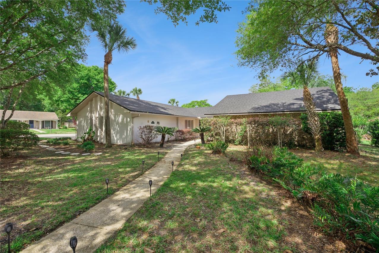 306 Hickory Dr., Longwood, FL 32779