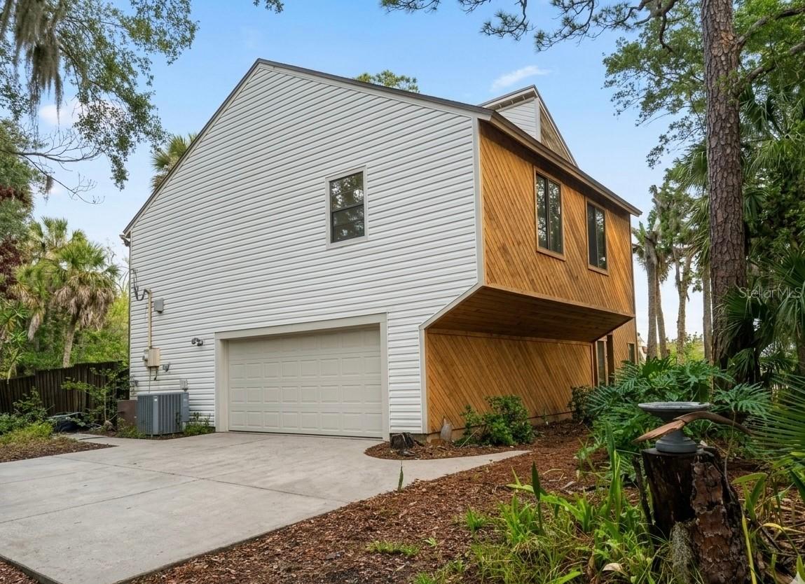 2070 S Courtenay Pkwy., Merritt Island, FL 32952