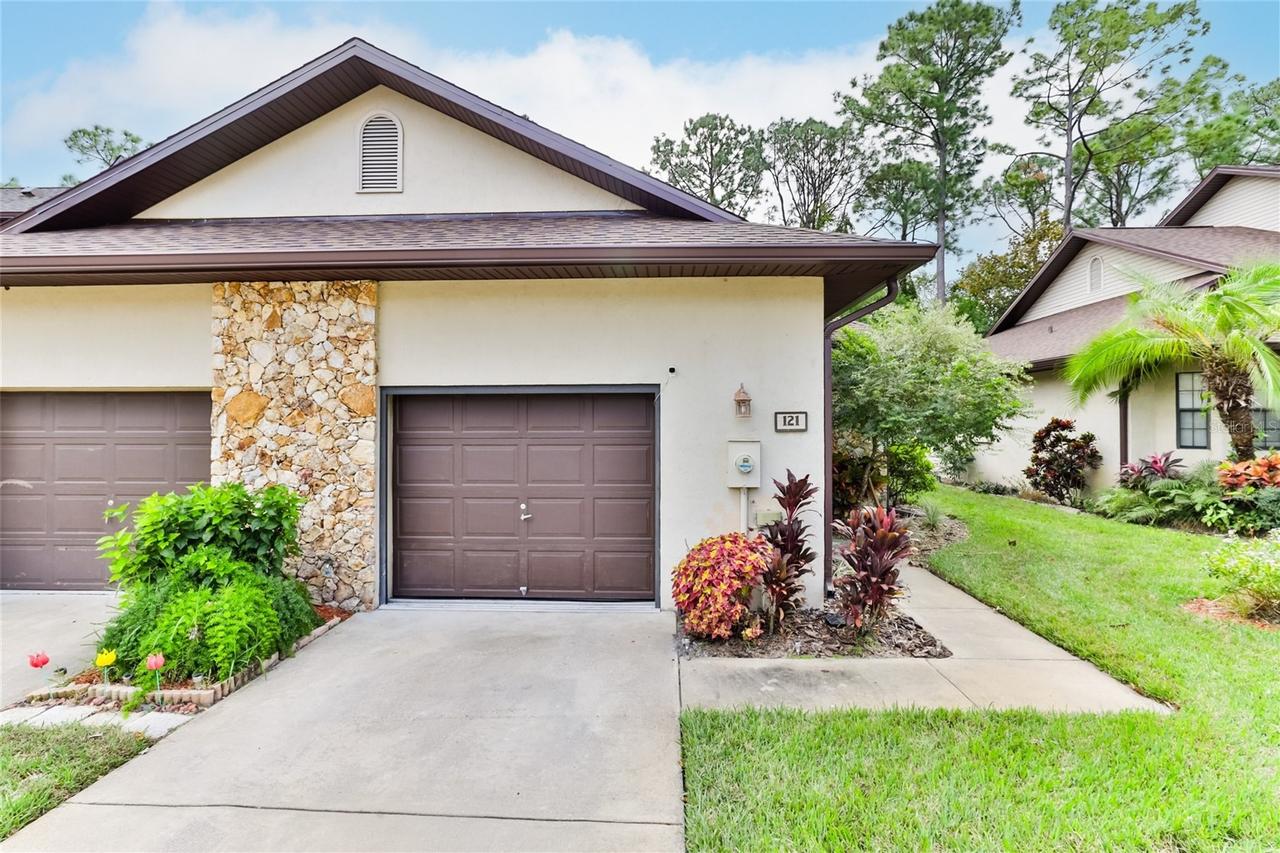 121 Dovecote Ln., Daytona Beach, FL 32114