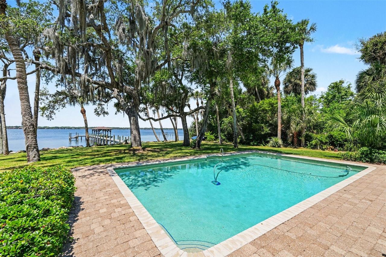 4137 Crooked Mile Rd., Merritt Island, FL 32952