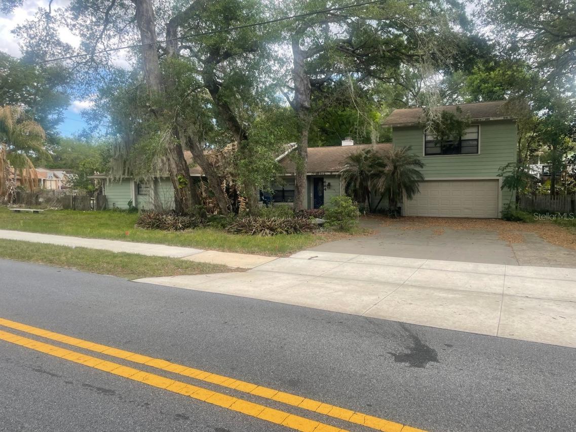 684 Stratford Dr., Deland, FL 32724
