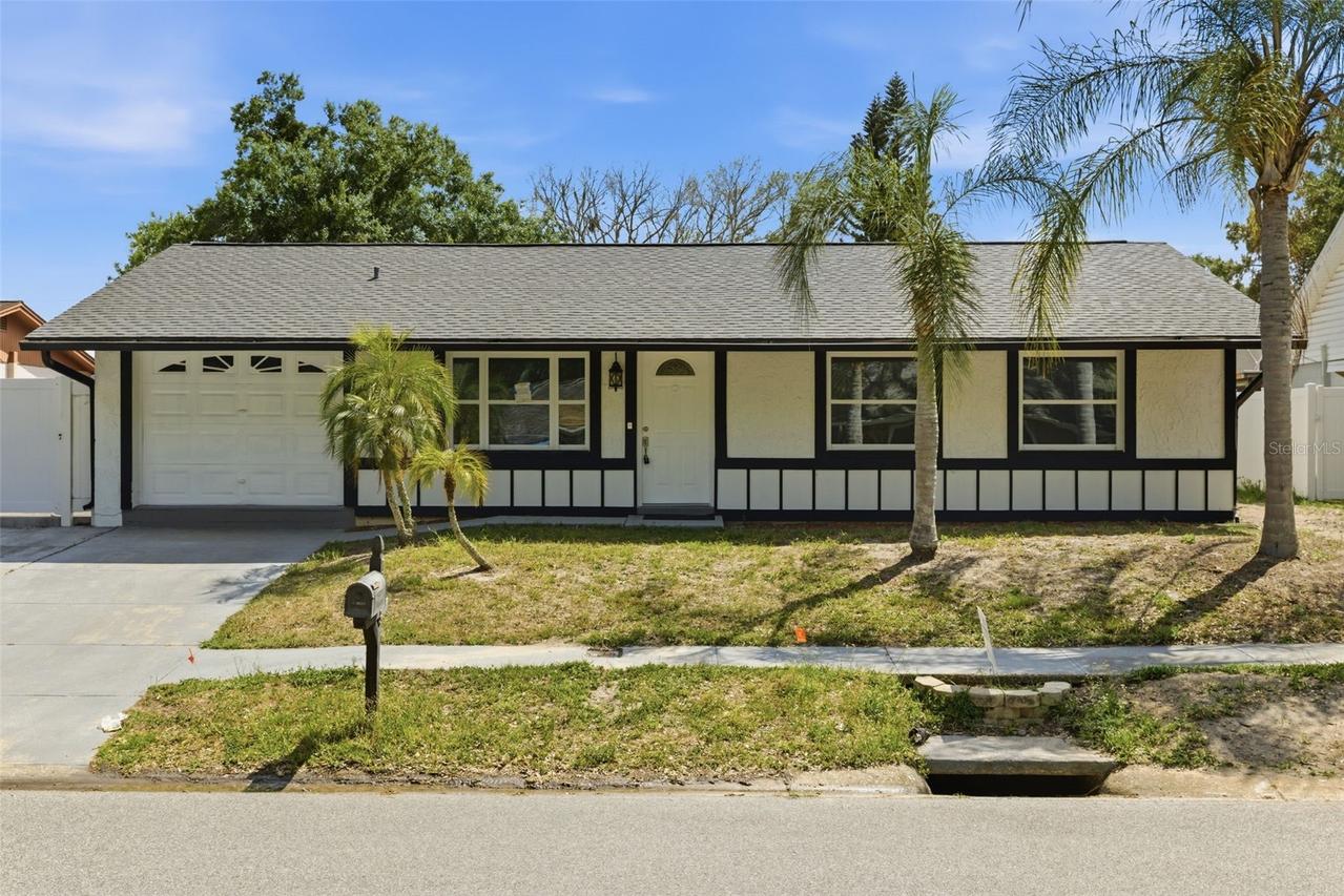 1065 Foxwood Dr., Lutz, FL 33549