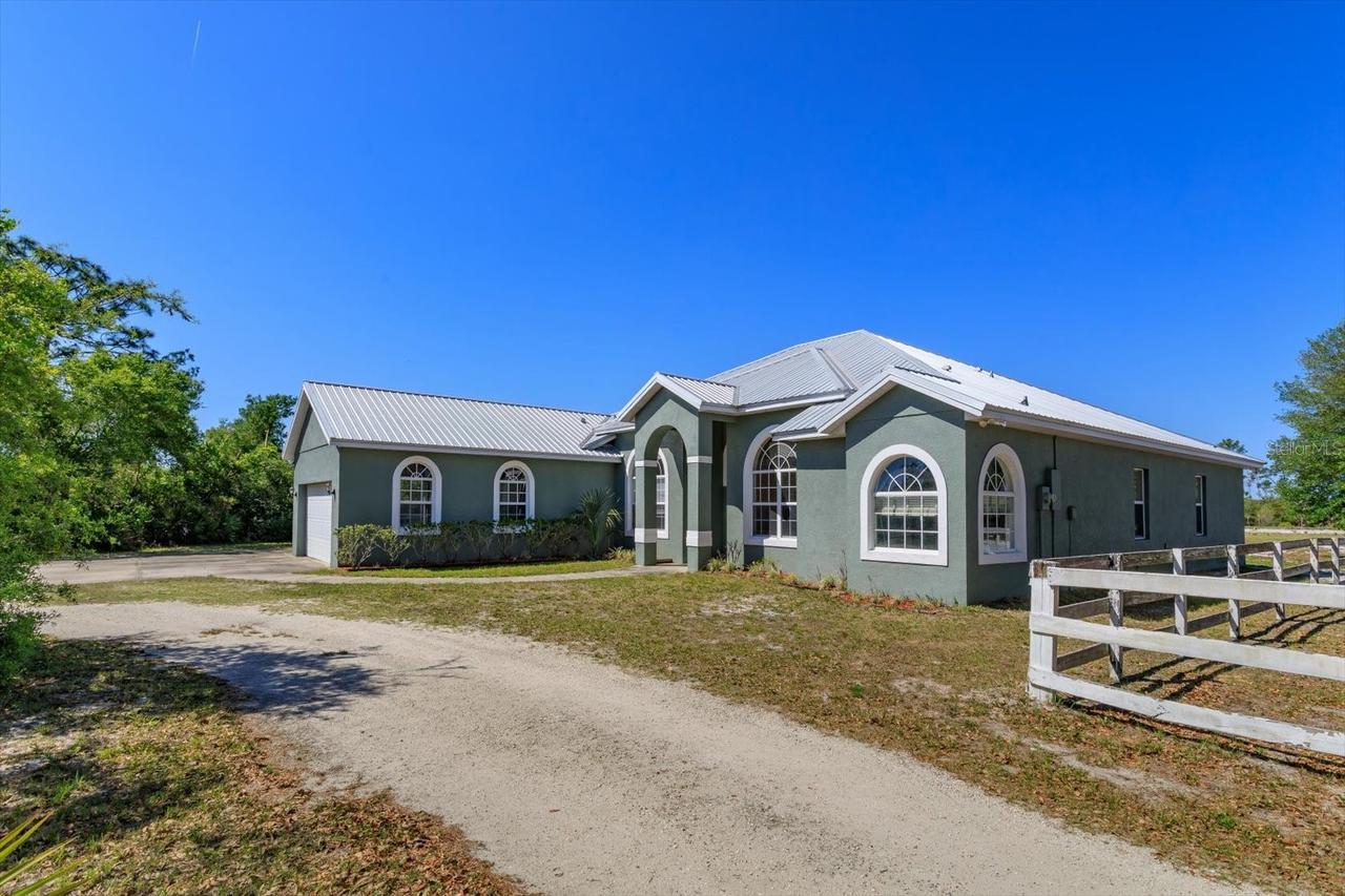 3335 Riverhead Dr., Deltona, FL 32738