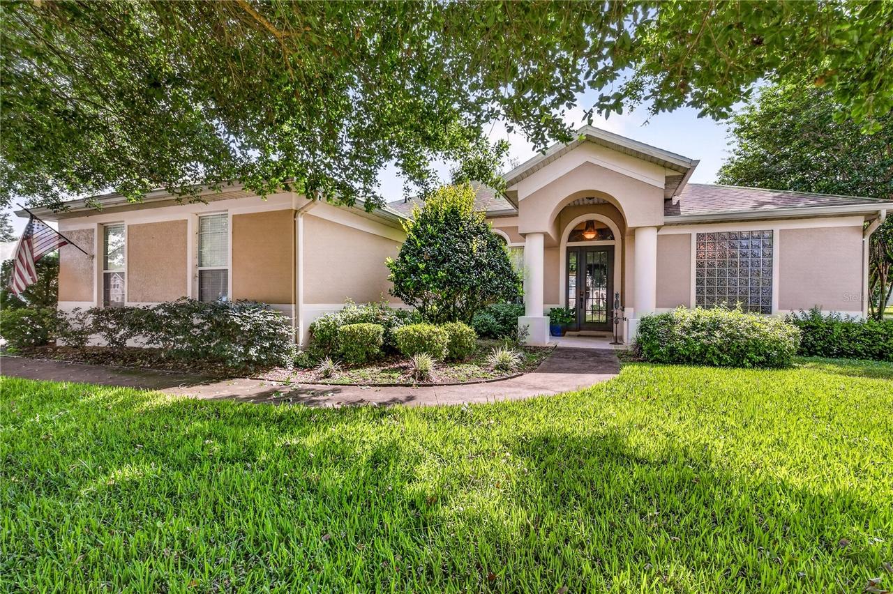 36806 Winfield Ct., Grand Island, FL 32735