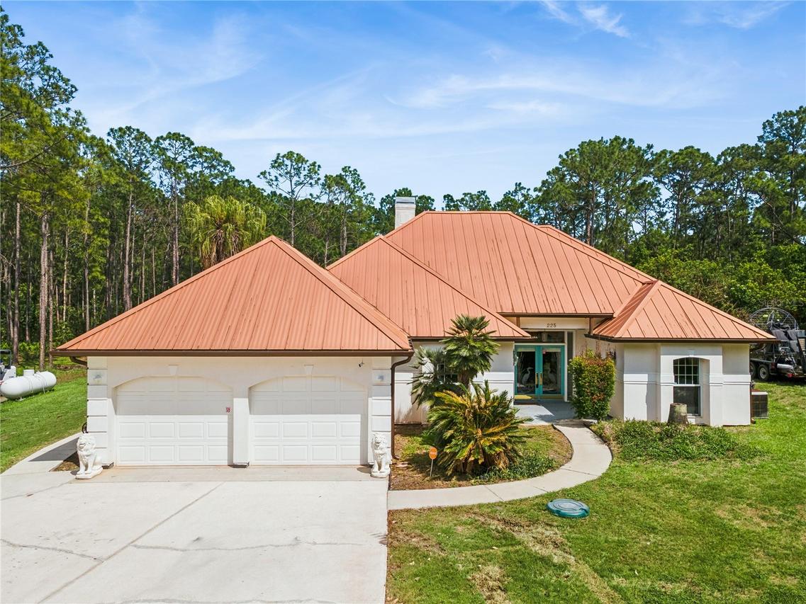 225 Limpkin Ln., Frostproof, FL 33843