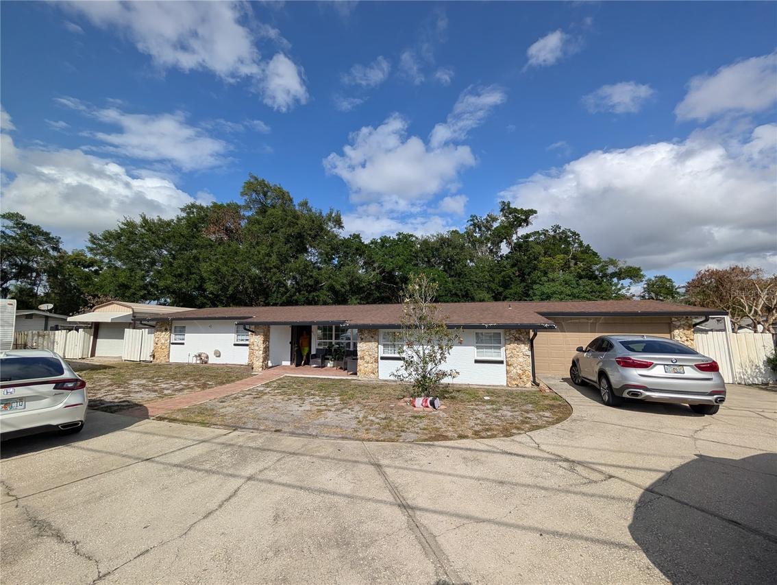 911 Bear Lake Rd., Apopka, FL 32703