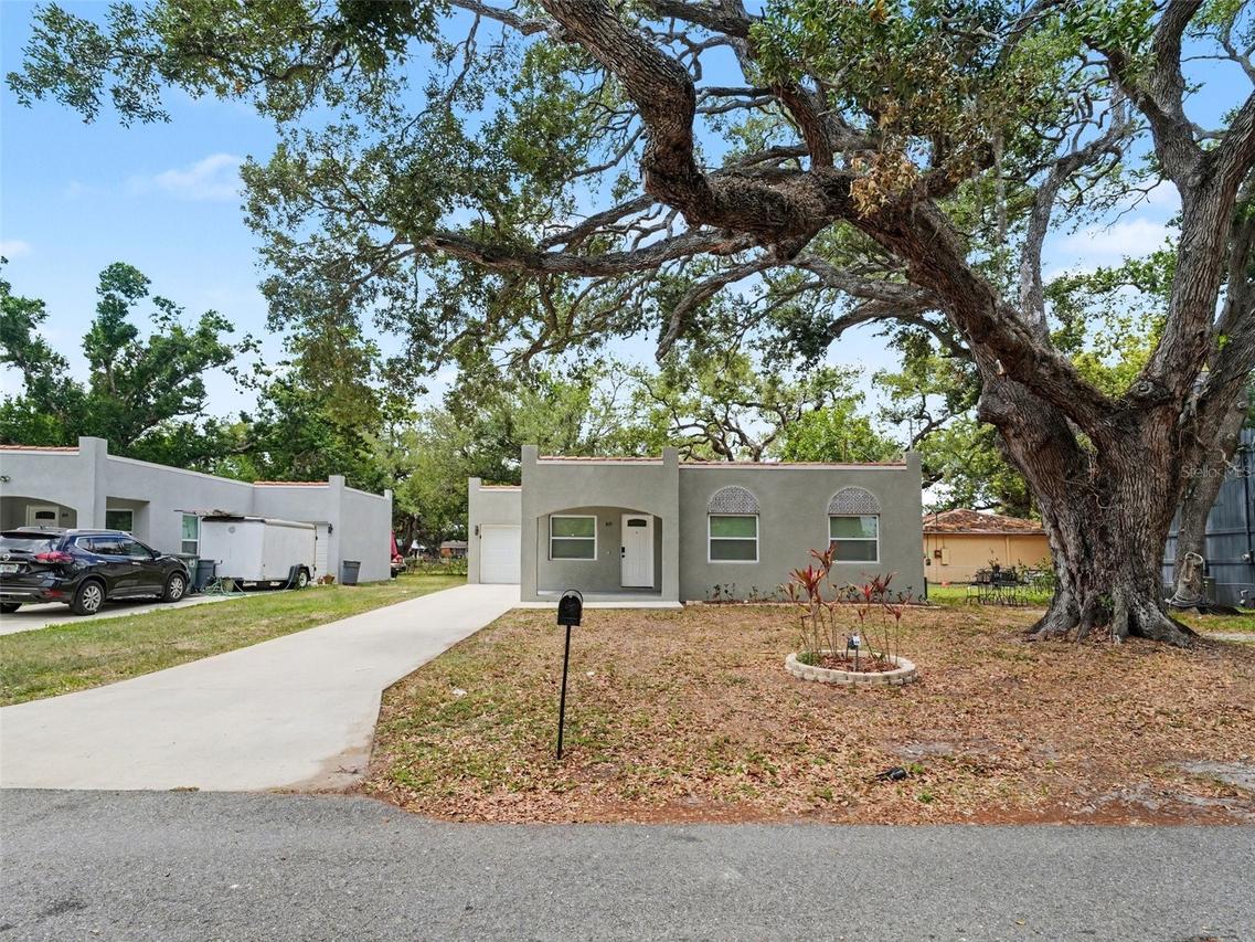 810 21st St., Bradenton, FL 34208