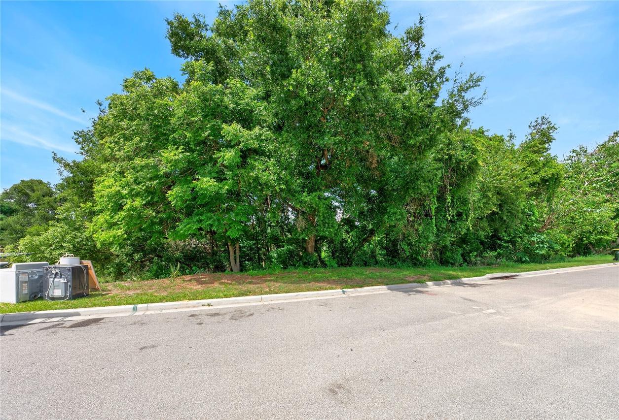 E E Minneola Ave., Clermont, FL 34711