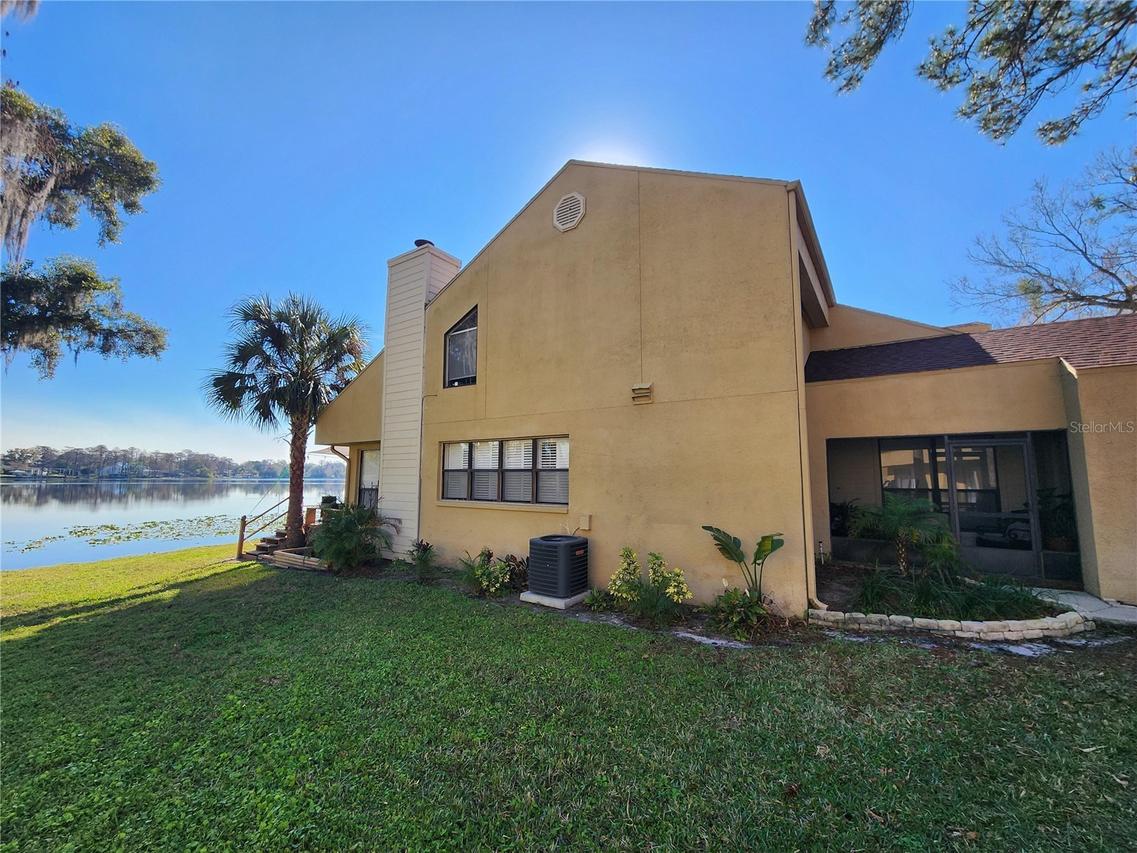 3402 Ellenwood Ln., Tampa, FL 33618