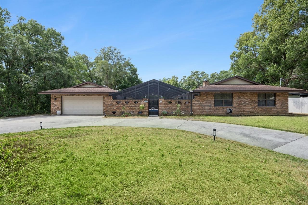 209 E Catawba St., Fruitland Park, FL 34731