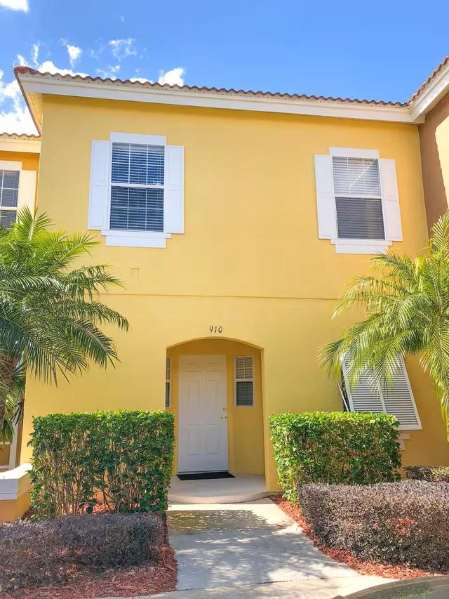 910 Park Terrace Cir., Kissimmee, FL 34746