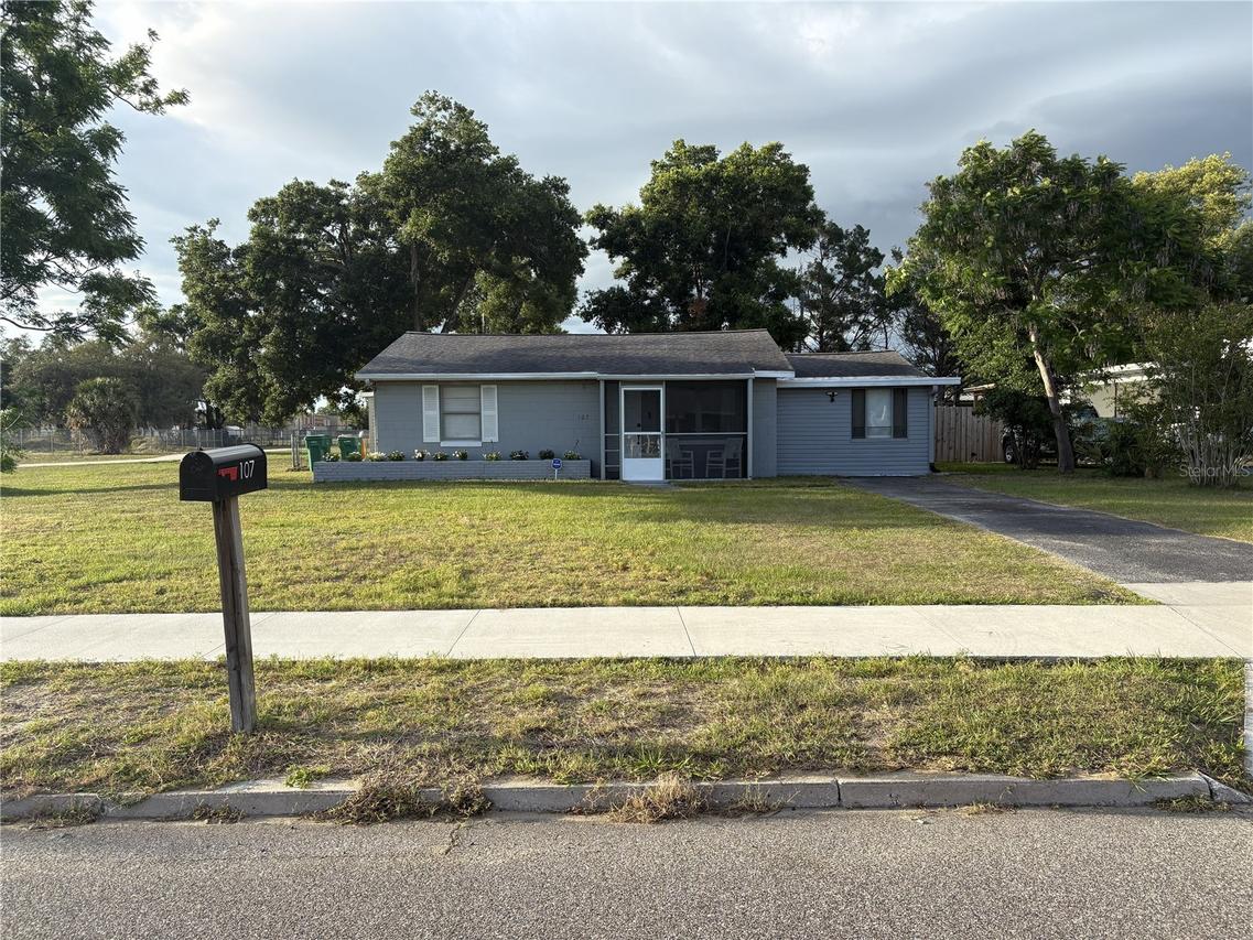 107 W Golf Links Ave., Eustis, FL 32726