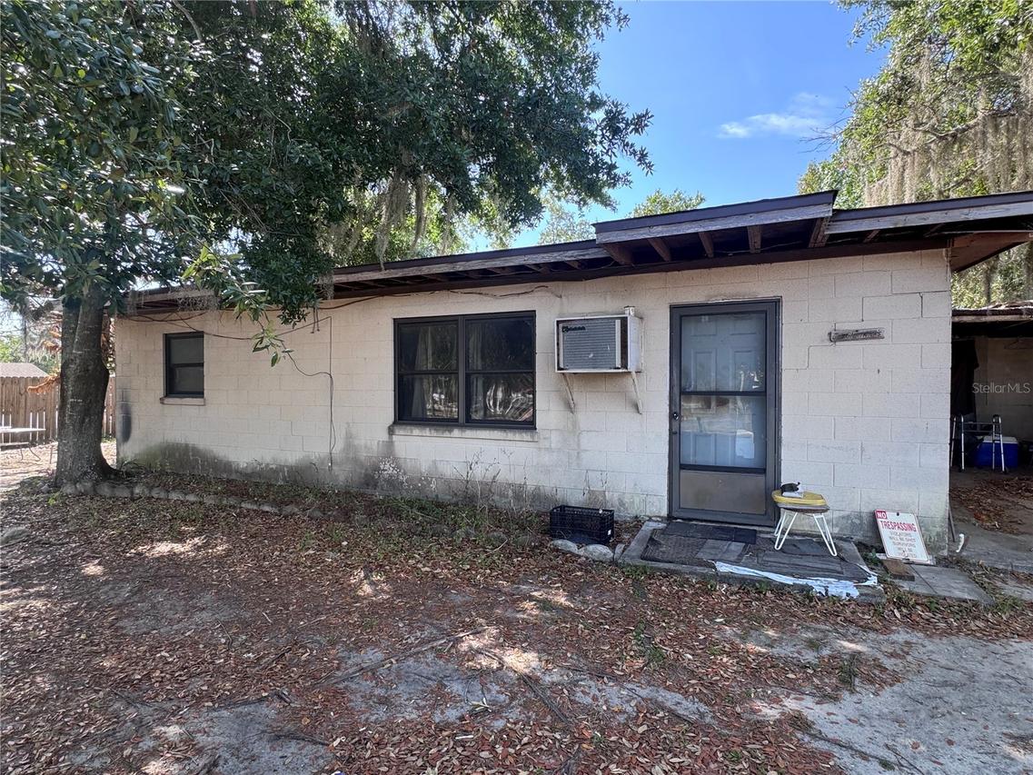 1255 Wells Ave., Tavares, FL 32778