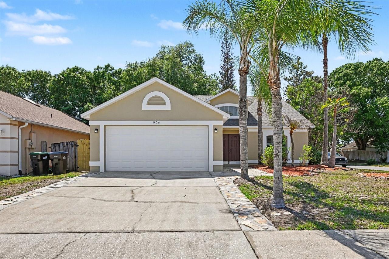 956 Old Barn Rd., Orlando, FL 32825