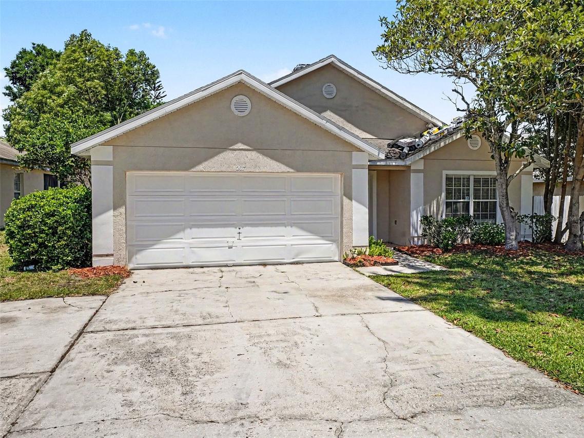 207 Lake Mccoy Dr., Apopka, FL 32712