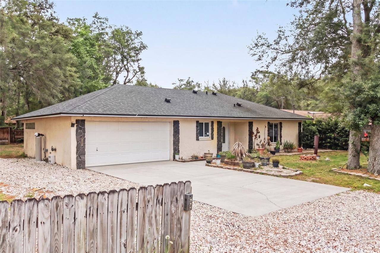 890 Deland Ave., Orange City, FL 32763