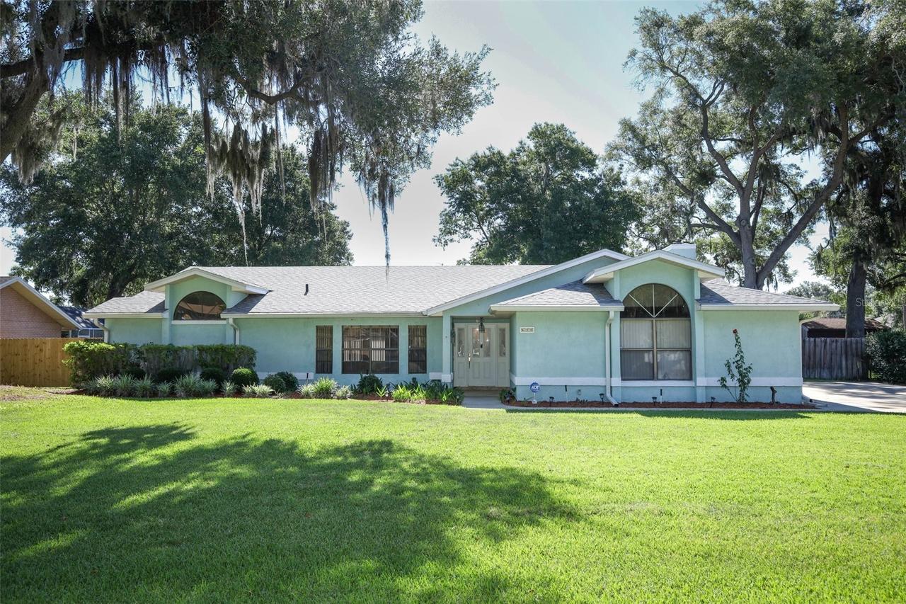 610 Yorktown Dr., Leesburg, FL 34748